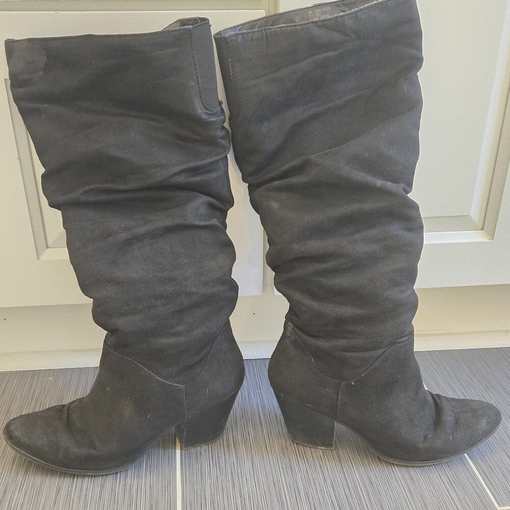 Pre-loved boots
